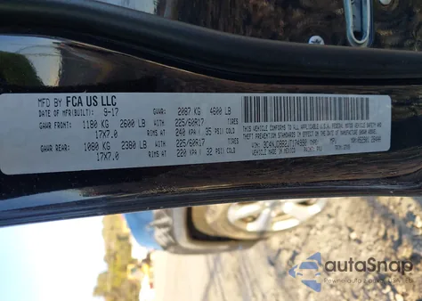 2018 Jeep Compass Latitude 4X4 z USA, uszkodzony, nr VIN 3C4NJDBB2JT174990